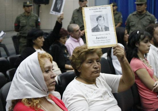 Testigo entregó documentación de la represión