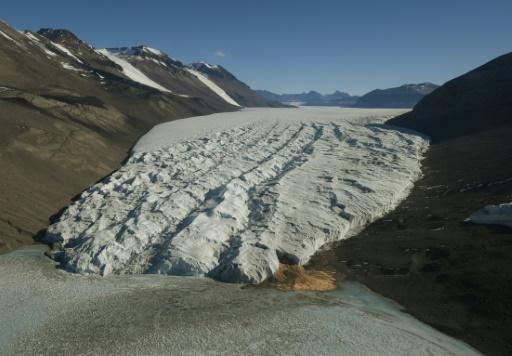 Vista aérea del glaciar Taylor en la Antártida,