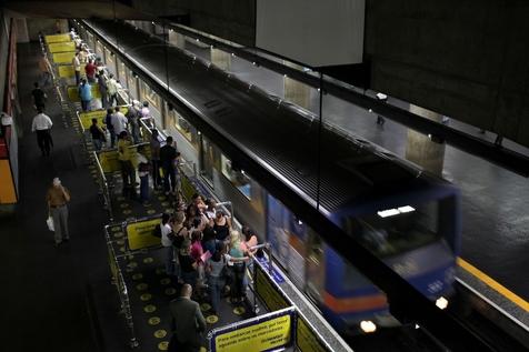 El populoso metro de San Pablo. Estaciones, trenes y pasillos representan un riesgo para las mujeres: se denuncian dos casos de 