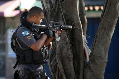 Operación policial en Cidade de Deus una favela de Río de Janeiro 