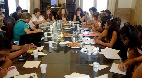 Erika Brunotto encabeza la reunión con las organizaciones defensoras del genero