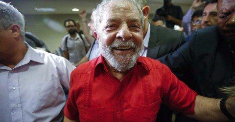 Lula durante un acto ayer en el PT