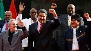 Castro, Maduro y Morales, durante el acto