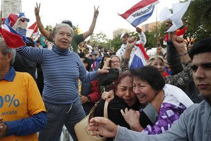 La alegría estalló en las calles de Asunción, ayer