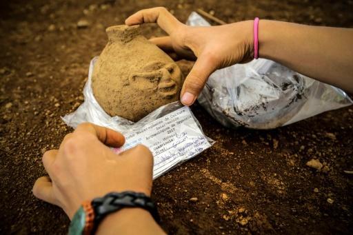 Vasija encontrada junto a otras 30 piezas de 1.200 años en los alrededores de Managua