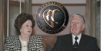 Pinochet y su esposa en la Cema