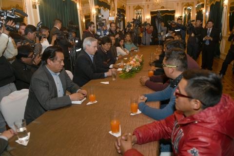 Los 9 reunidos con Morales,  el miércoles en La Paz