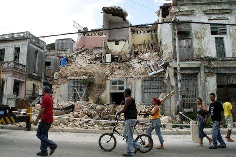 Falta de viviendas complica a los cubanos