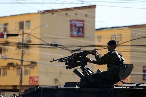 Hasta apareció una granada argentina entre los narcos