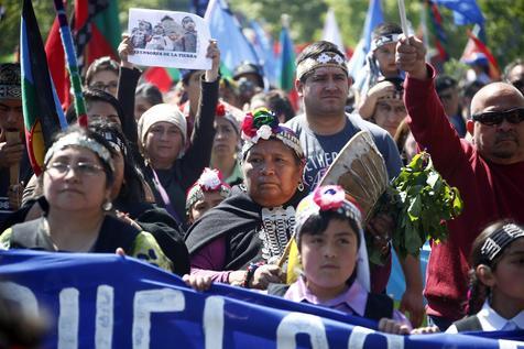Una marcha de resistencia mapuche en Chile