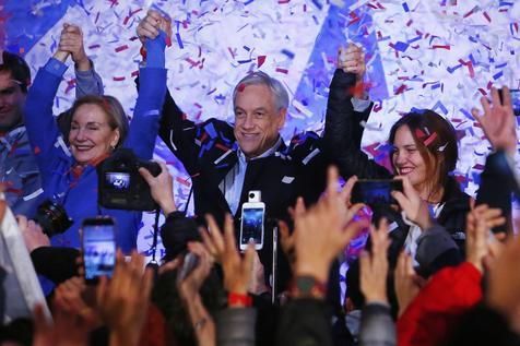 Campaña electoral al rojo vivo en Chile. Sebastián Piñera empuja para ser nuevamente presidente. (foto: ANSA)