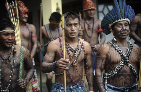 Miembros de una tribu indígena del Amazonas brasileño