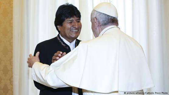 Evo Morales terminó su gira europea con un encuentro en el Vaticano con el Papa Francisco.