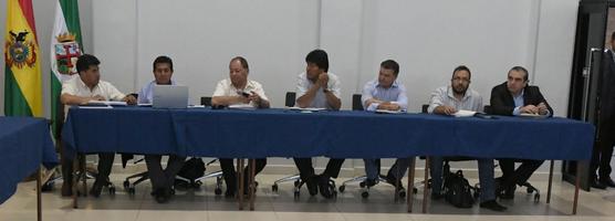 Morales y empresarios reunidos en Santa Cruz de la Sierra, ayer