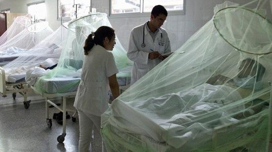 Pacientes con dengue aislados en hospital de Asunción