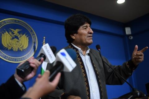 Morales habla con la prensa en La Paz, ayer