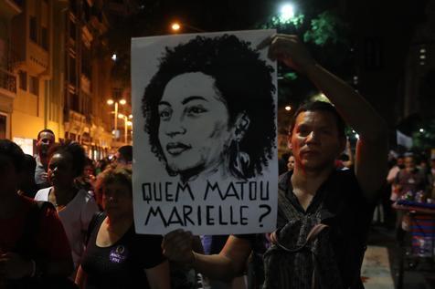 Homenajes a Marielle Franco y férrea protestas por su asesinato cruel (foto: EPA)