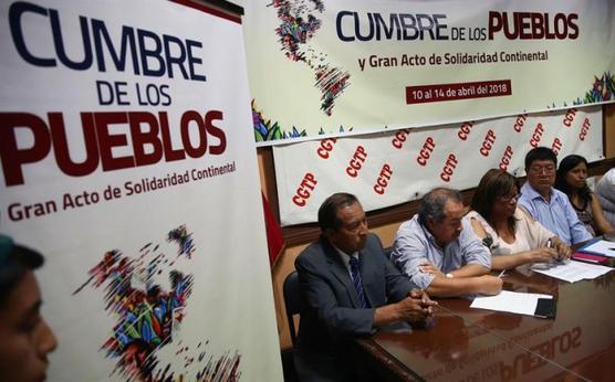 Organizadores de la cumbre de los pueblos, ayer en Lima