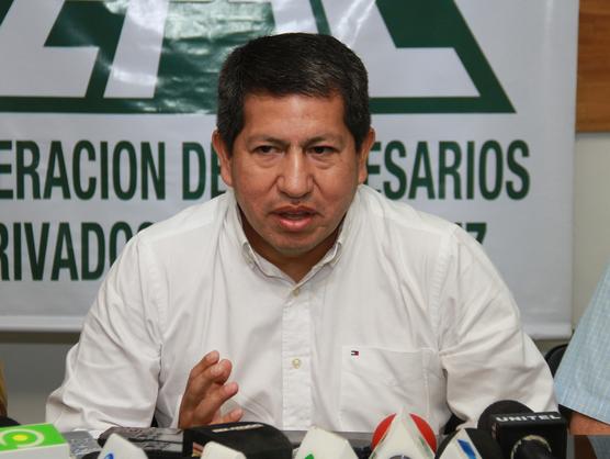 El ministro de Hidrocarburos, Luis Sánchez (ABI)