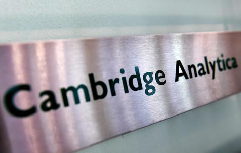 La ley británica obliga a Cambridge Analytica