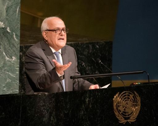 El embajador palestino en la ONU, Riyad Mansur habla ante la Asamblea