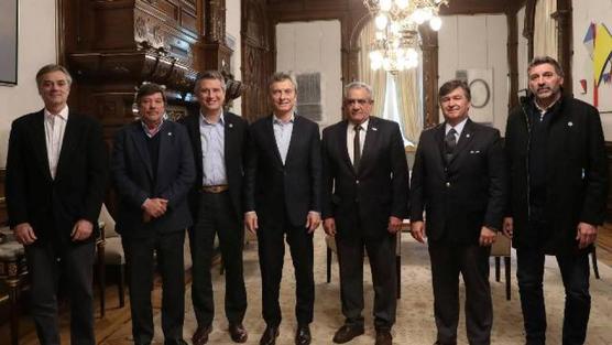 Macri junto a la oligarquía