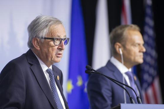 Jean-Claude Juncker habla durante una rueda de prensa conjunta con Donald Tusk en la última cubre del G7