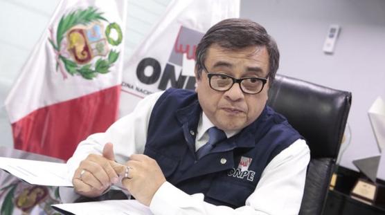 Adolfo Castillo, jefe de la oficina electoral