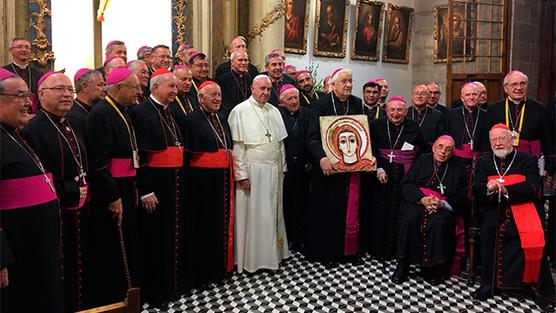 Ell papa con los obispos chilenos