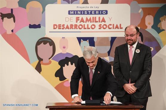 Piñera firma el proyecto, ayer