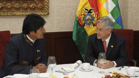Piñera y Morales en foto de archivo