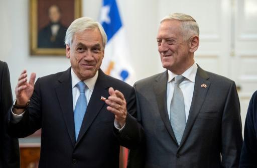 Piñera  junto al secretario estadounidense de Defensa Jim Mattis