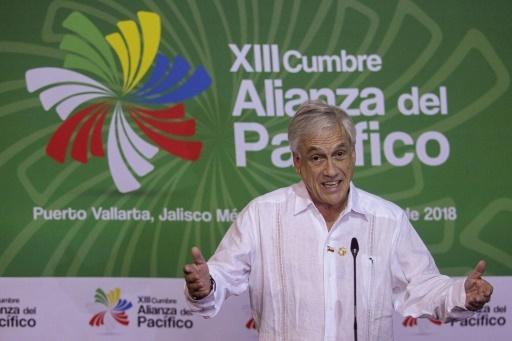  Piñera, habla durante una conferencia de prensa en la cumbre de la Alianza del Pacífico en Puerto Vallarta