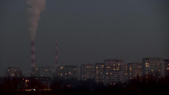 La capital de Polonia, Varsovia, envuelta en una nube de smog por el uso de carbón.