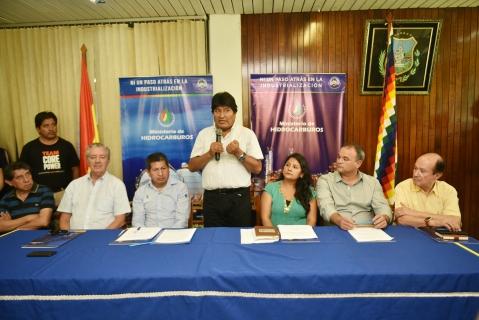 Morales con representantes azucareros de Tarija