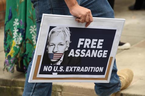 Piden por la liberación de Assange (foto: ANSA)