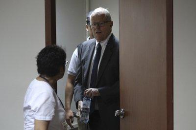 Kuczynski, llega a una audiencia judicial para determinar su liberación en Lima