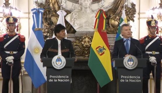 Morales y Macri, ayer en Buenos Aires