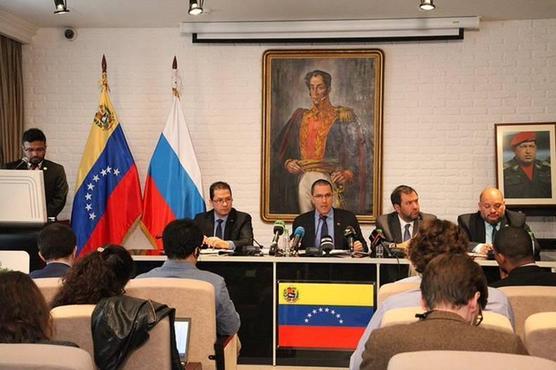 Arreaza en la embajada venezolana en Moscú