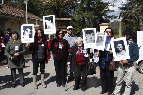 Víctimas de Pinochet en Colonia Dignidad (foto: ANSA)