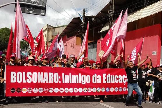 Universitarios movilizados contra Bolsonaro