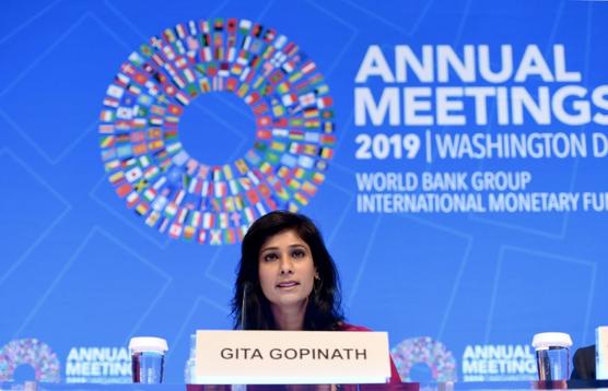 Gita Gopinath, economista jefa del FMI, durante su comparecencia para anunciar las nuevas previsiones económicas del organismo 