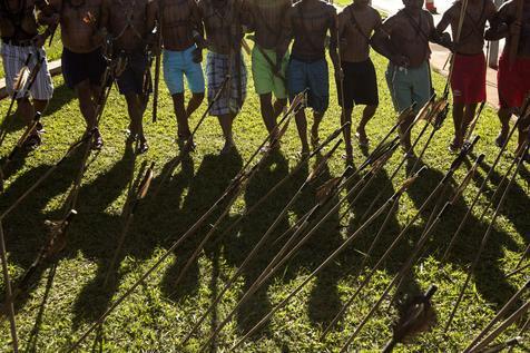 Indígenas de la etnia munduruku (foto: ANSA)