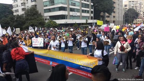 Una de las muchas marchas en Bogotá y todo el país durante jornada del Paro Nacional 