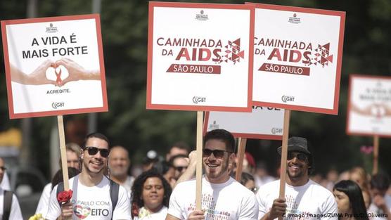 En las escuelas brasileñas, las campañas de prevención sobre el SIDA y otras enfermedades venéreas han descendido