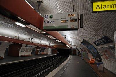 El metro  y los trenes sin correr por el paro