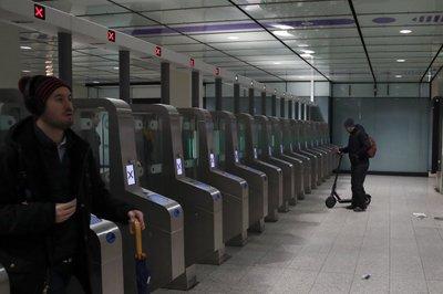 El metro parisino lleva 12 días sin funcionar