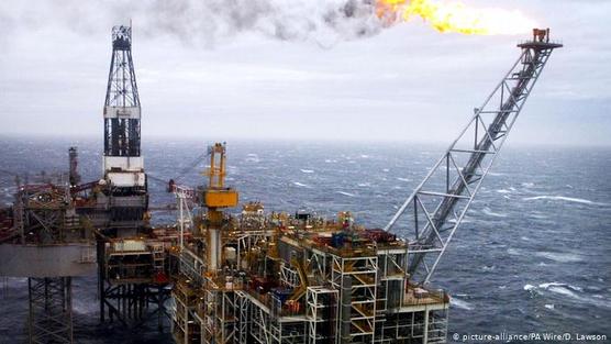 Plataforma petrolera en la costa alemana