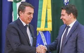 Botones, Bolsonaro y Alexandre Ramagen