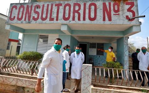 Un centro sanitario barrial en La Habana (foto: ANSA)